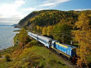 Zug am Baikalsee Baikalbahnahn