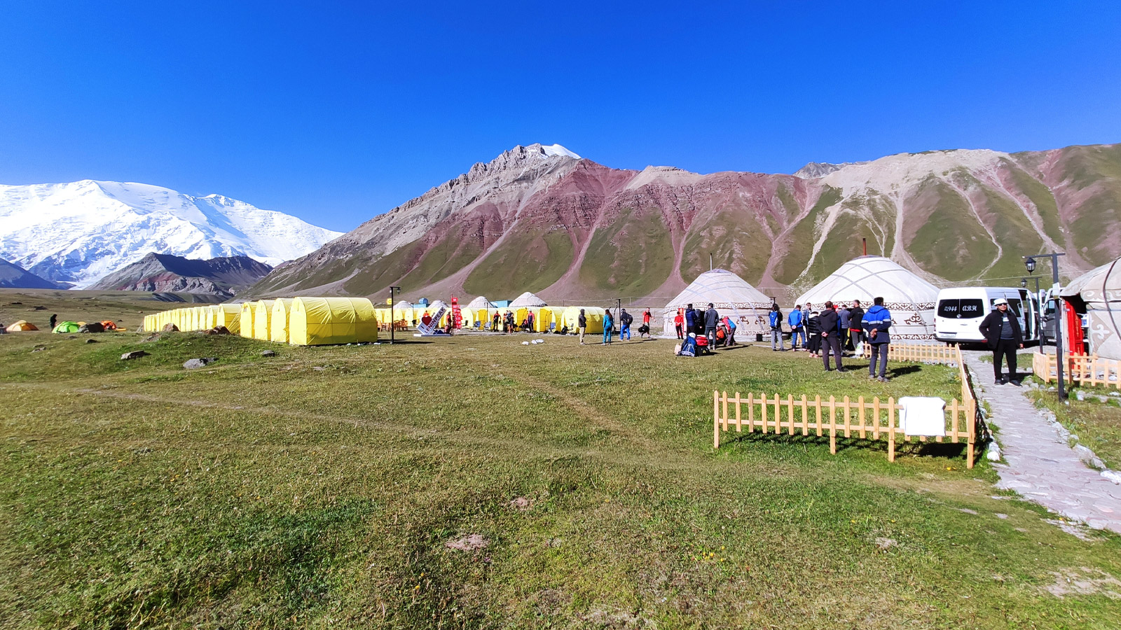Kirgistan: Das „Dach der Welt“ – 8 Tage Naturerlebnis am Fuße des Pik Lenin