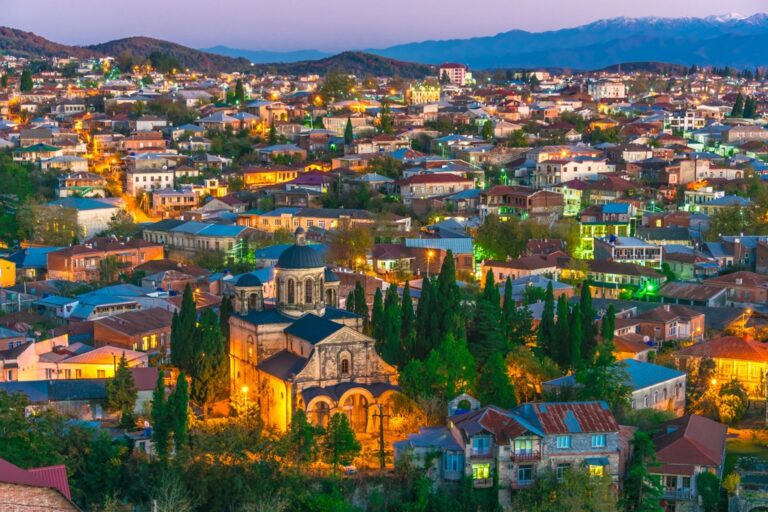 Foto zeigt eine STadtansicht von Kutaisi in Georgien