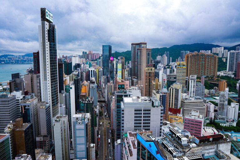 Bild zeigt Wolkenkratzer von Hongkong